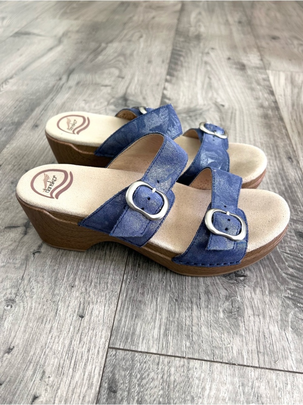 Women’s Dansko Sophie Blue Metallic Clog Sandal Size EU 37, U.S. 6.5-7